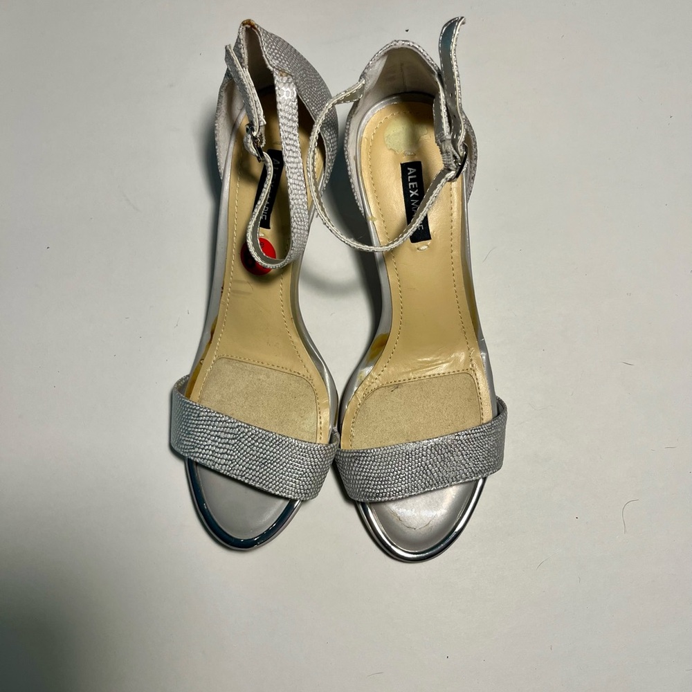 NWOT Alex Marie Silver Women's Heels